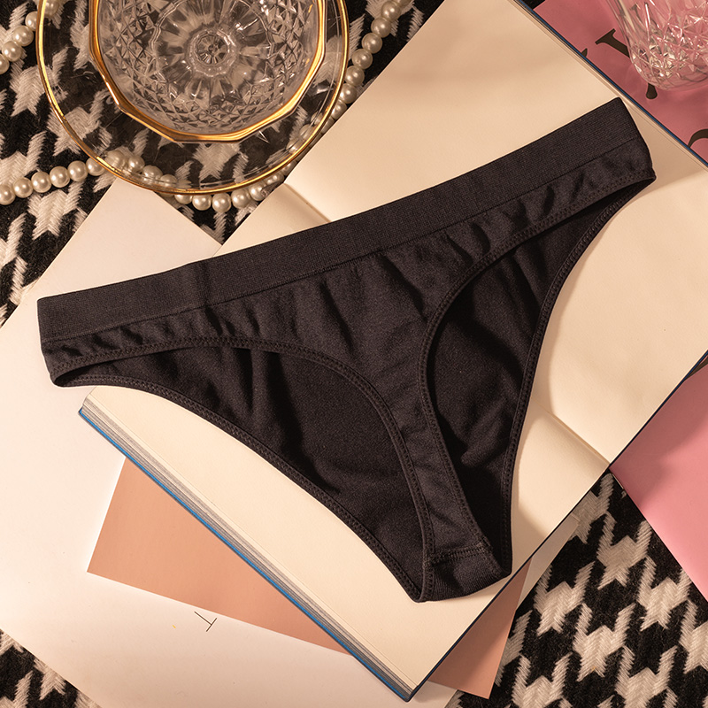 Sexy Tanga mit Niedriger Taill – Yoga & Fitness Classes By Niharika Zirakpur Reviews Bewertung und Preis